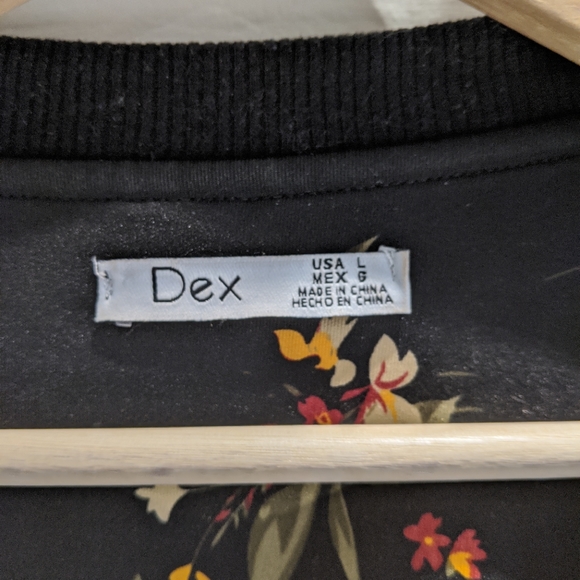 Dex Crew neck pull over floral top - Picture 2 of 2